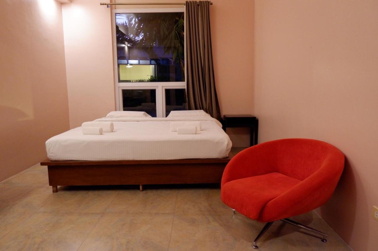 The Park - Silang Hotell Eksteriør bilde